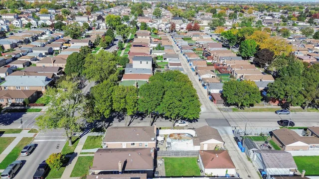 $300,000 | 6105 South Moody Avenue, Chicago, IL 60638