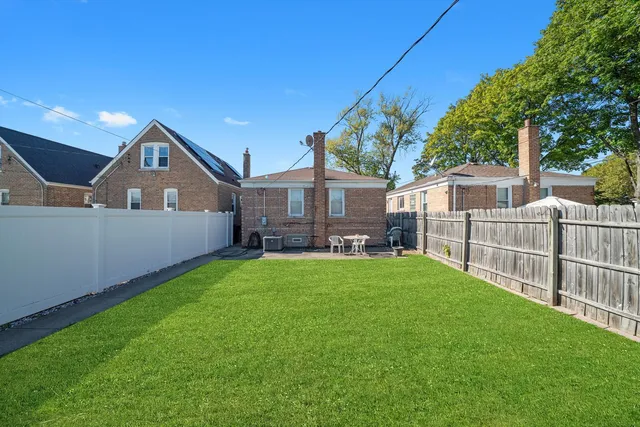 $300,000 | 6105 South Moody Avenue, Chicago, IL 60638