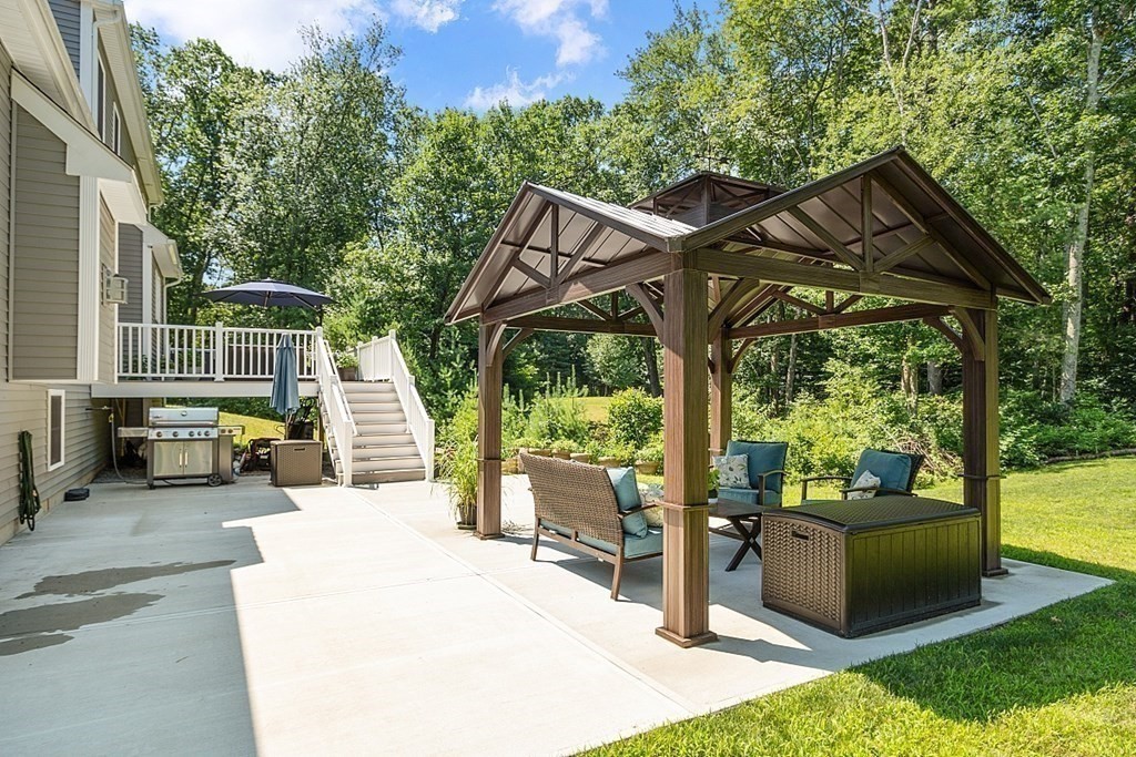 8 Whitetail Run Auburn, MA 01501 - Photo 33 of 42