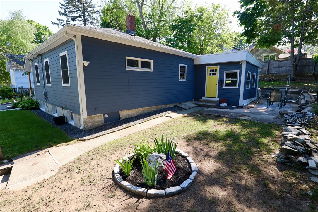 36 Munro Avenue Warren, RI 02885 - Photo 7 of 41