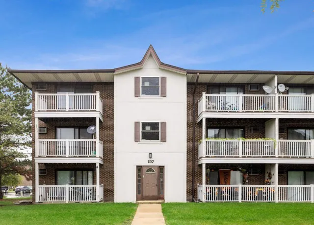$180,000 | 157 North Gregory Street, Unit 2, Aurora, IL 60504