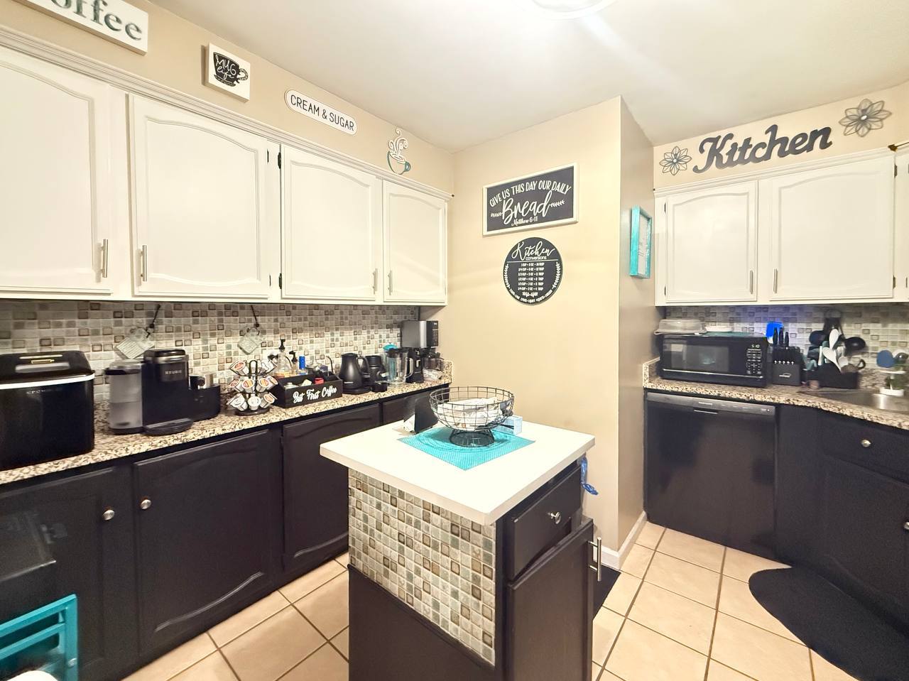 157 North Gregory Street, Unit 2 Aurora, IL 60504 - Photo 5 of 12