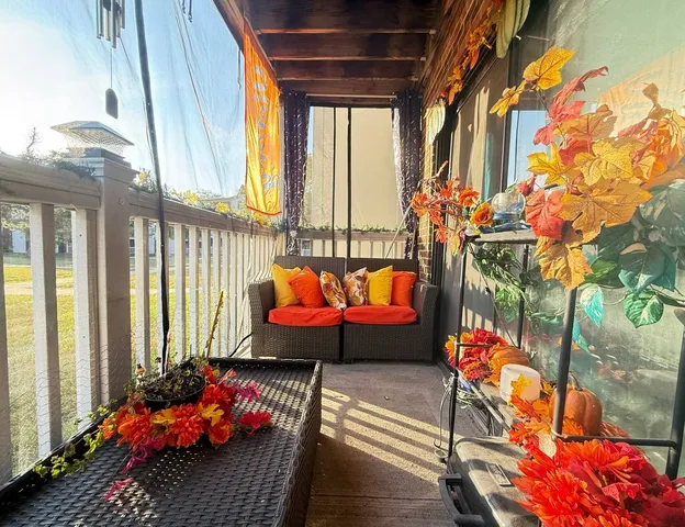 $180,000 | 157 North Gregory Street, Unit 2, Aurora, IL 60504