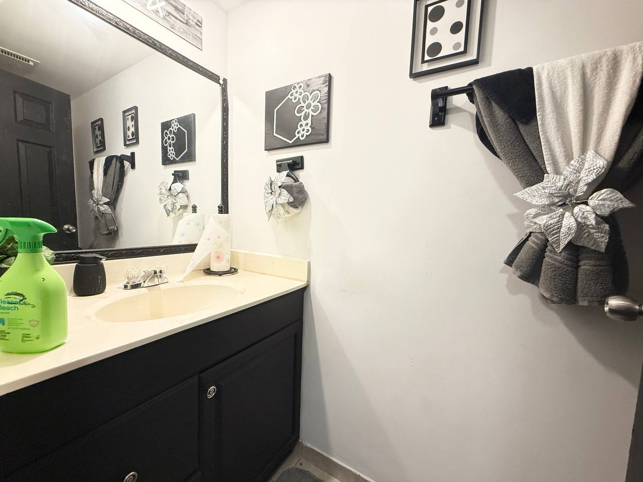 157 North Gregory Street, Unit 2 Aurora, IL 60504 - Photo 9 of 12