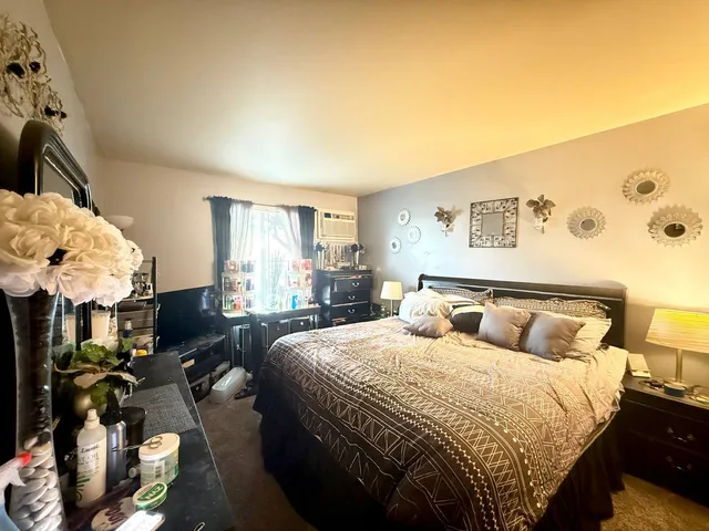 $180,000 | 157 North Gregory Street, Unit 2, Aurora, IL 60504