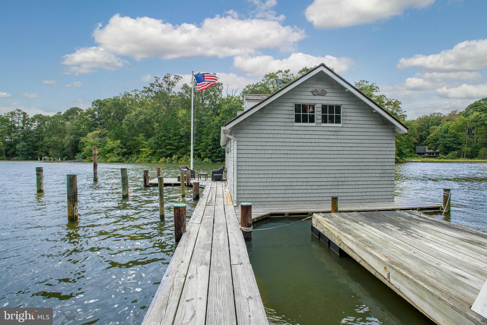 7950 Bloomfield Road Easton, MD 21601 - Photo 17 of 57 Pier with 3 slips and 4'MLW