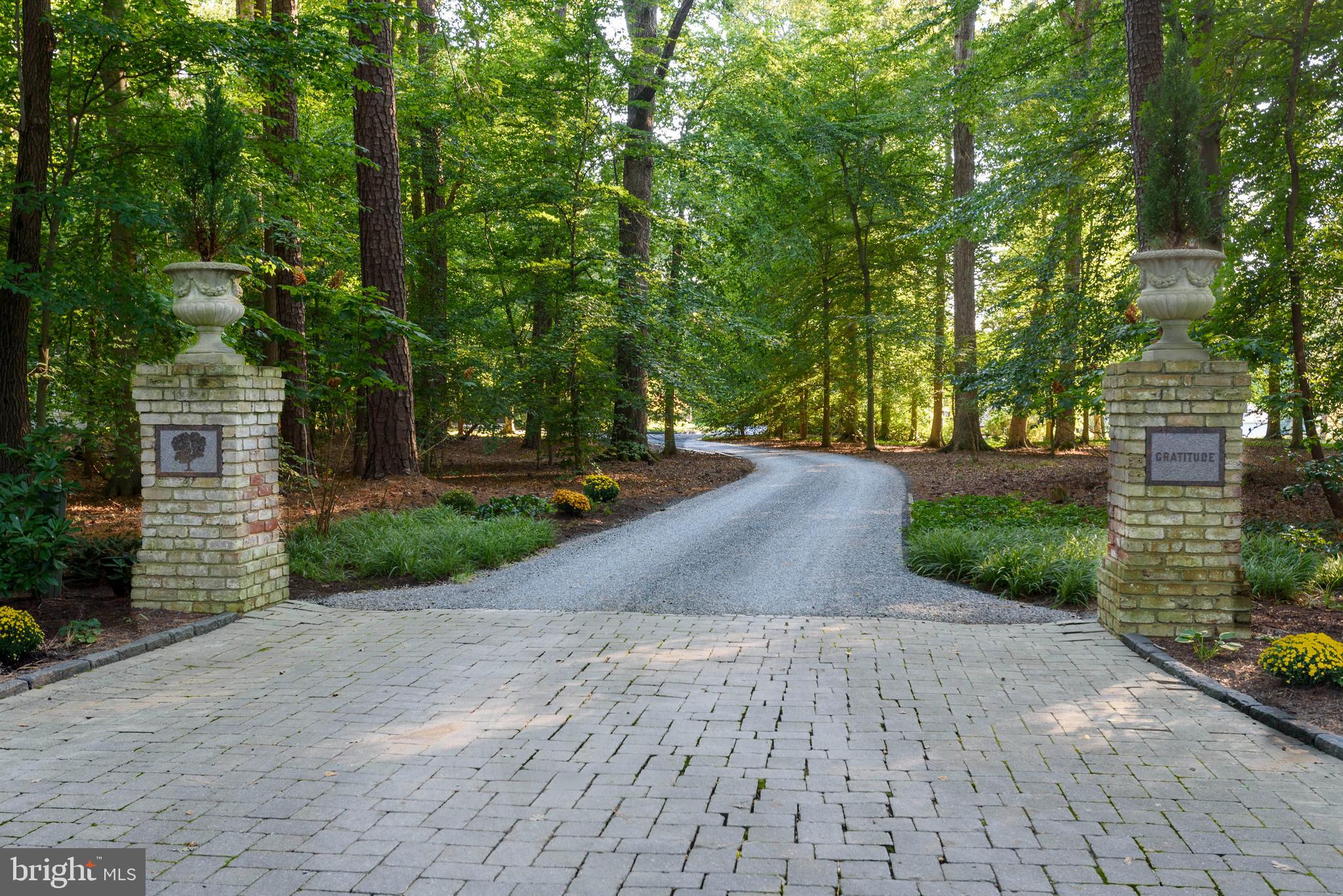 7950 Bloomfield Road Easton, MD 21601 - Photo 4 of 57 Elegant and private entrance