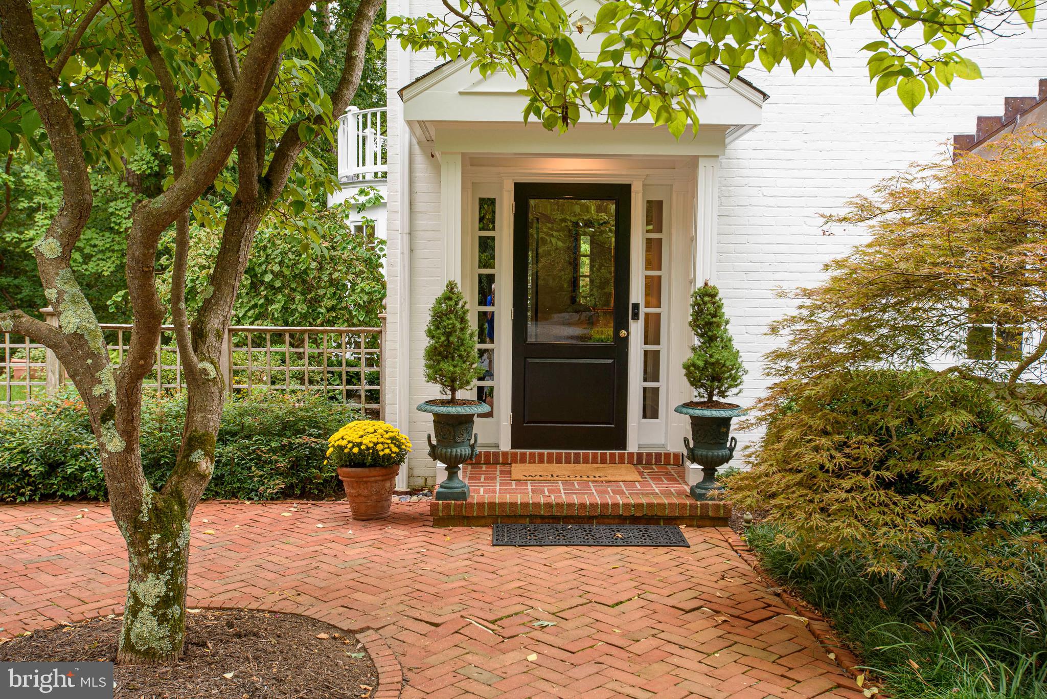 7950 Bloomfield Road Easton, MD 21601 - Photo 6 of 57 Gracious front door
