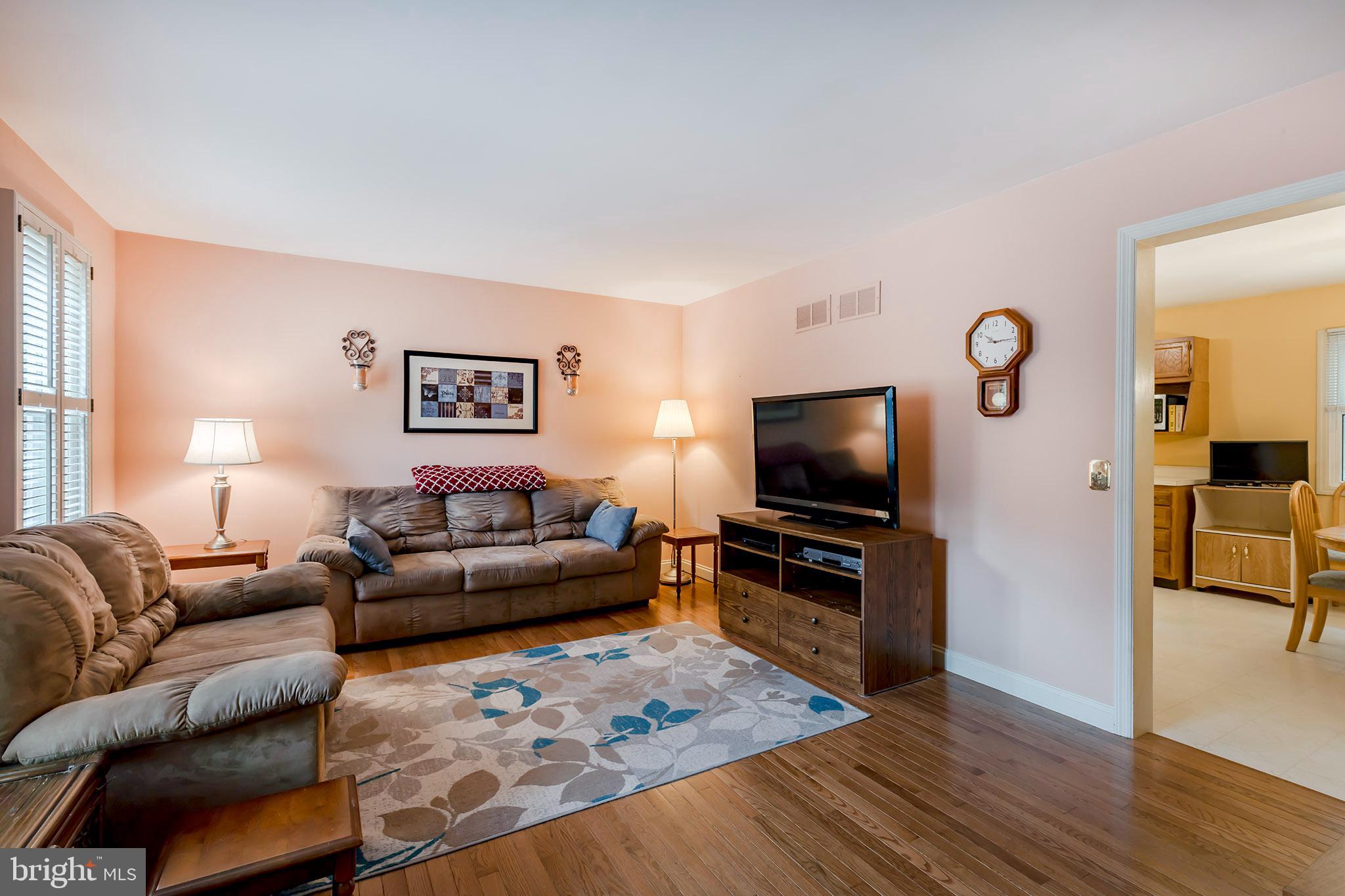 1945 Wilderness Road Lancaster, PA 17603 - Photo 3 of 22 Living room