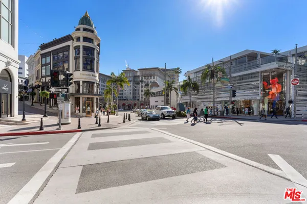 $4,275 | 9623 Charleville Boulevard, Beverly Hills, CA 90212