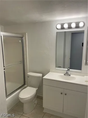 $1,450 | 4906 Victoria Drive, Unit 313, Cape Coral, FL 33904