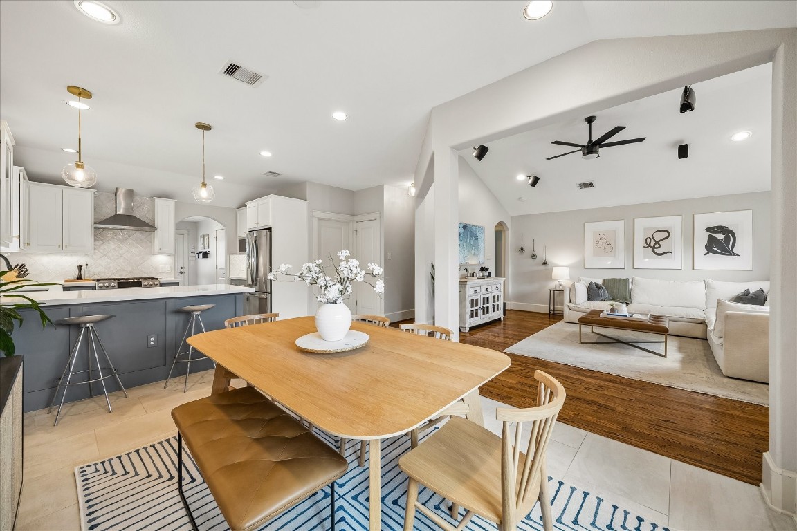 1722 Lamonte Lane Houston, TX 77018 - Photo 6 of 34 a view of a dining room with furniture