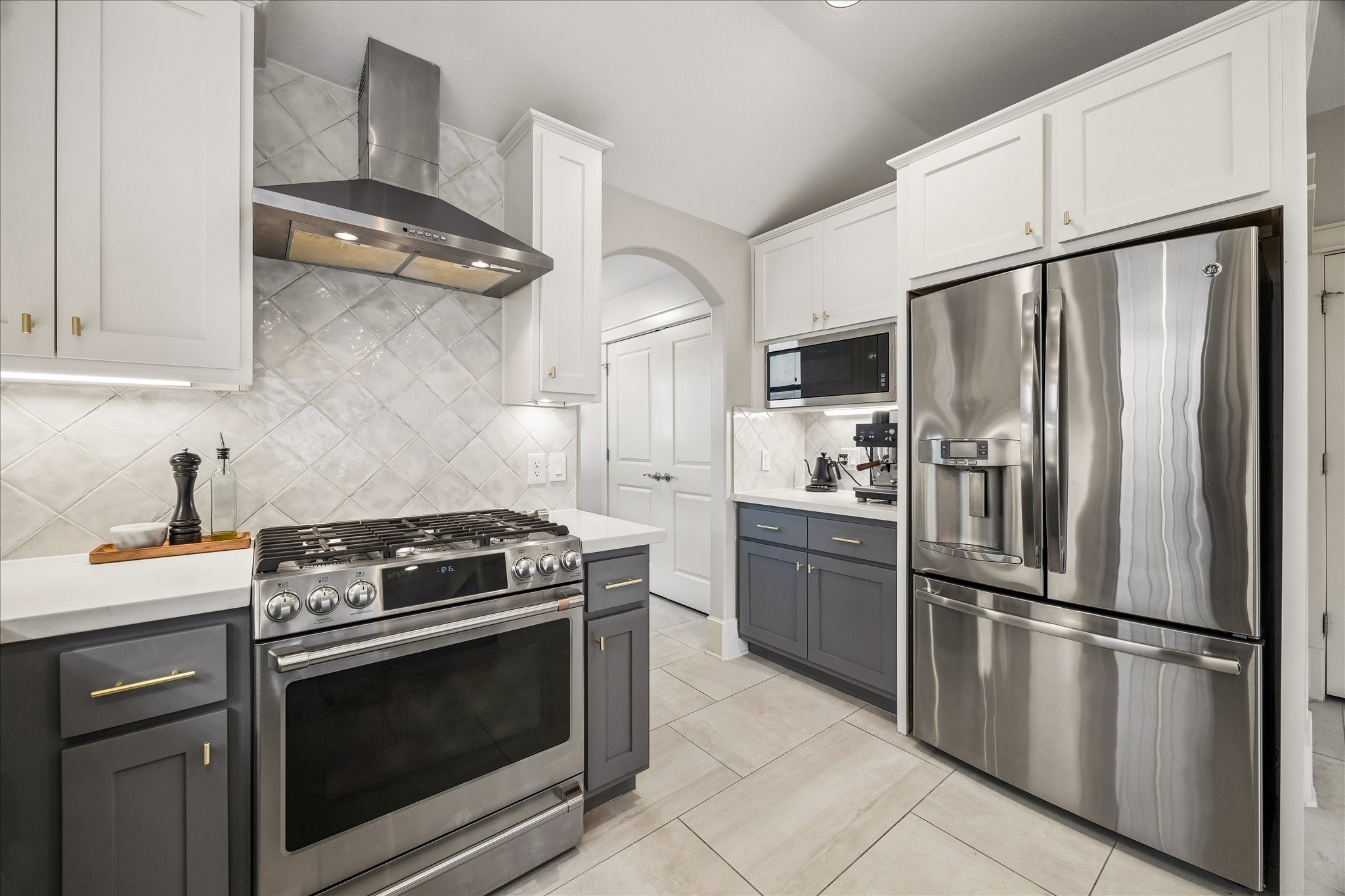 1722 Lamonte Lane Houston, TX 77018 - Photo 10 of 34