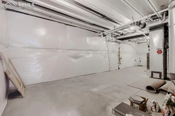 a view of a garage
