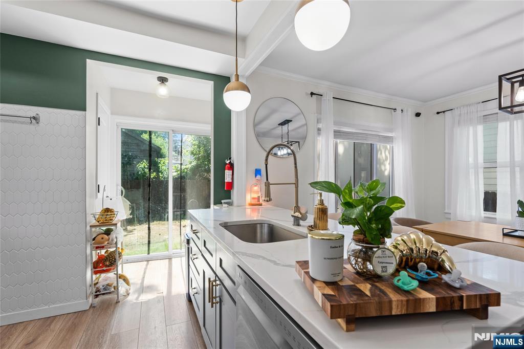 44 Richelieu Place Newark, NJ 07106 - Photo 7 of 9