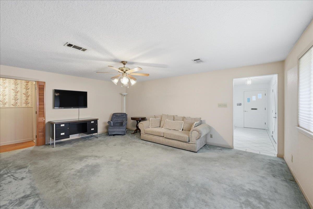 5595 West Roundbunch Road Orange, TX 77630 - Photo 6 of 42