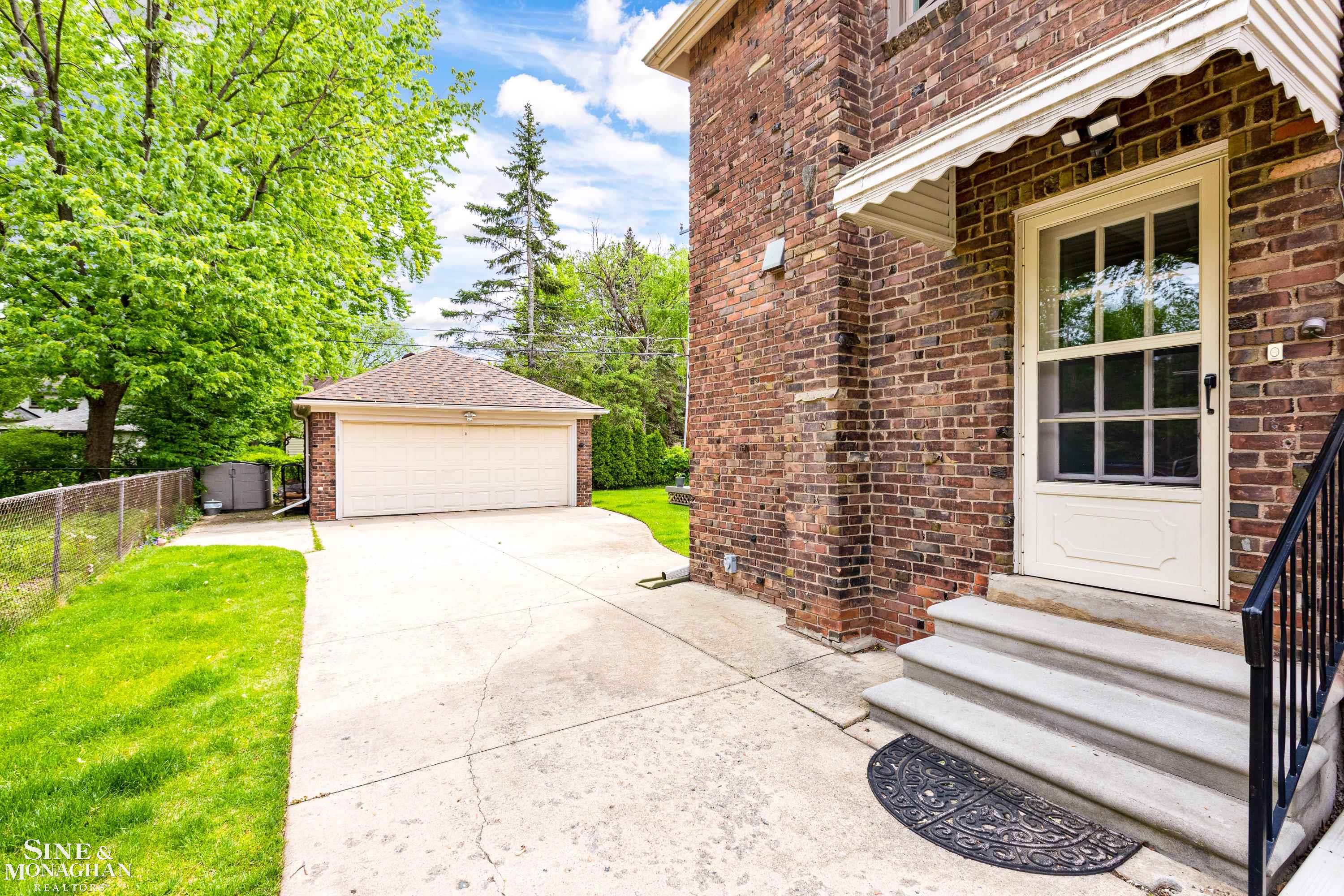 1228 Bedford Road Grosse Pointe Park, MI 48230 - Photo 39 of 56