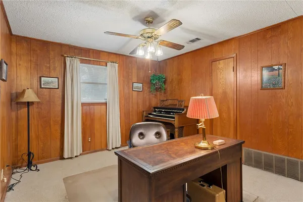 $275,000 | 524 East Avenue D, Rosebud, TX 76570