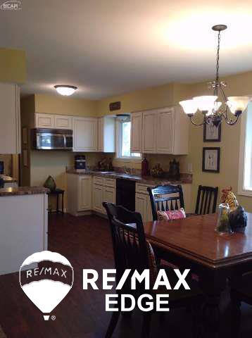 6454 East Potter Road Burton, MI 48509 - Photo 8 of 17 21136993-7.JPG
