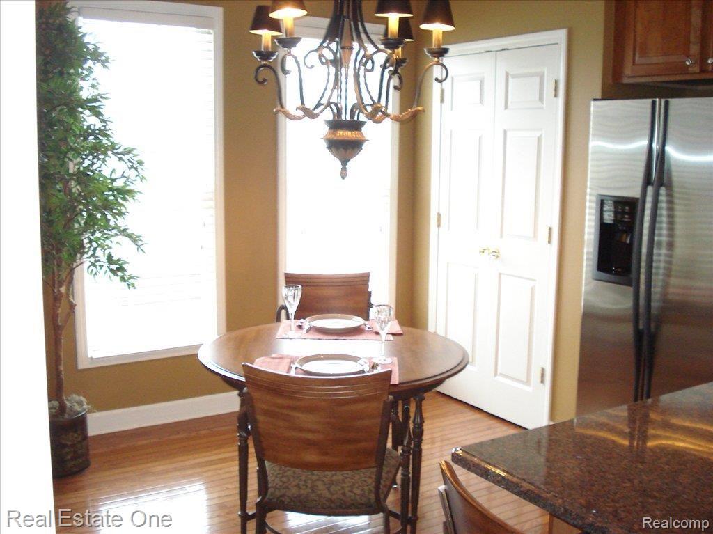 5210 Belmonte Drive, Unit 20 Rochester, MI 48306 - Photo 4 of 25 Breakfast Nook
