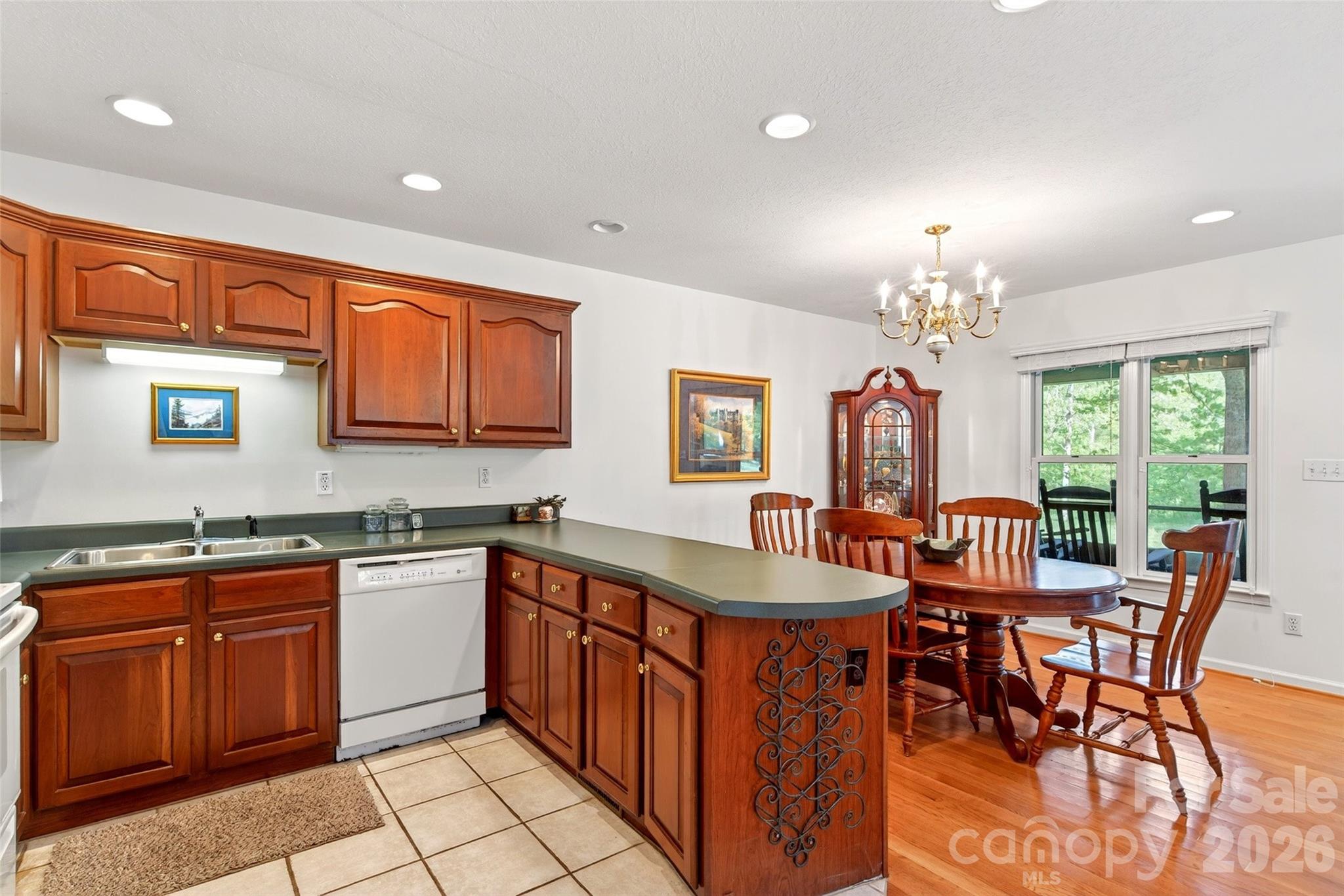 307 Blue Ridge Drive South, Unit 4 Marion, NC 28752 - Photo 11 of 32