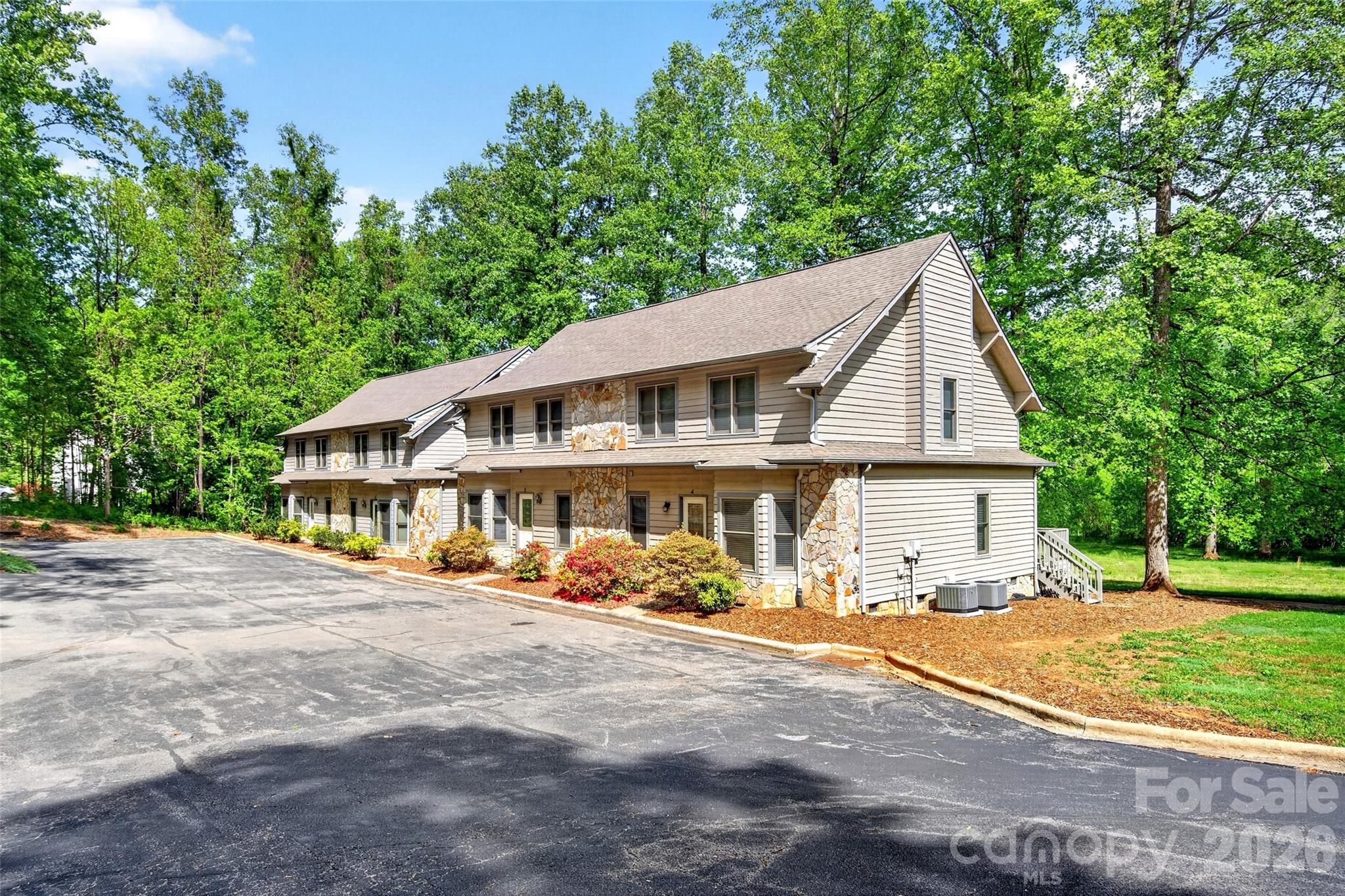 307 Blue Ridge Drive South, Unit 4 Marion, NC 28752 - Photo 2 of 32