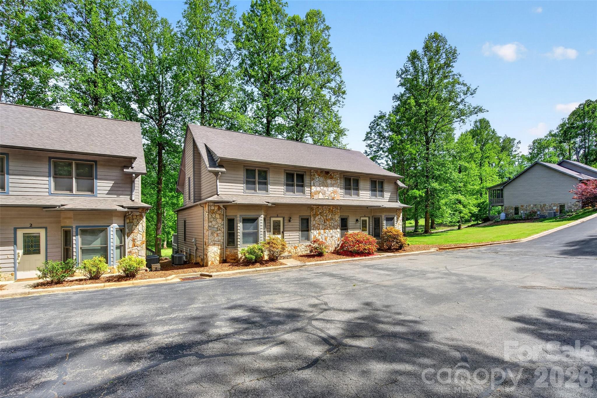 307 Blue Ridge Drive South, Unit 4 Marion, NC 28752 - Photo 3 of 32