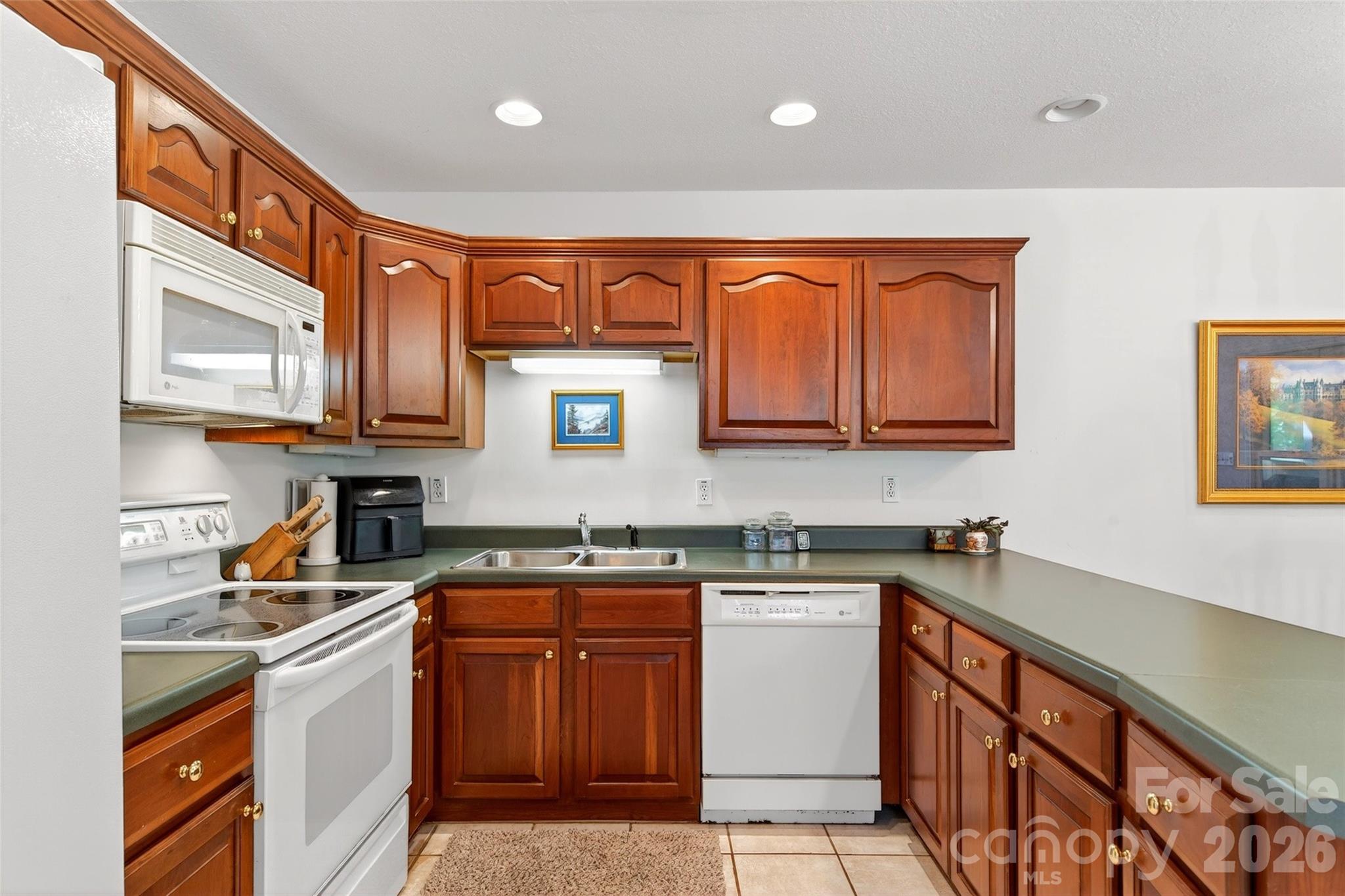 307 Blue Ridge Drive South, Unit 4 Marion, NC 28752 - Photo 9 of 32