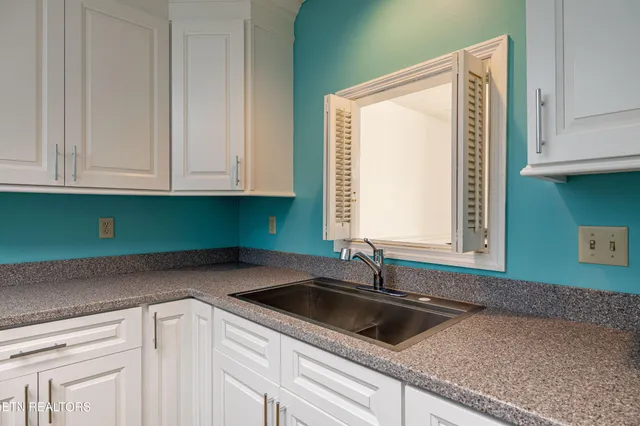 $440,000 | 905 Glennshire Drive, Knoxville, TN 37923