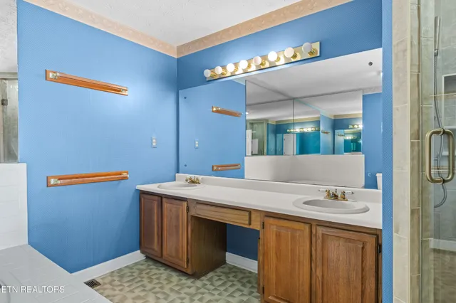 $440,000 | 905 Glennshire Drive, Knoxville, TN 37923