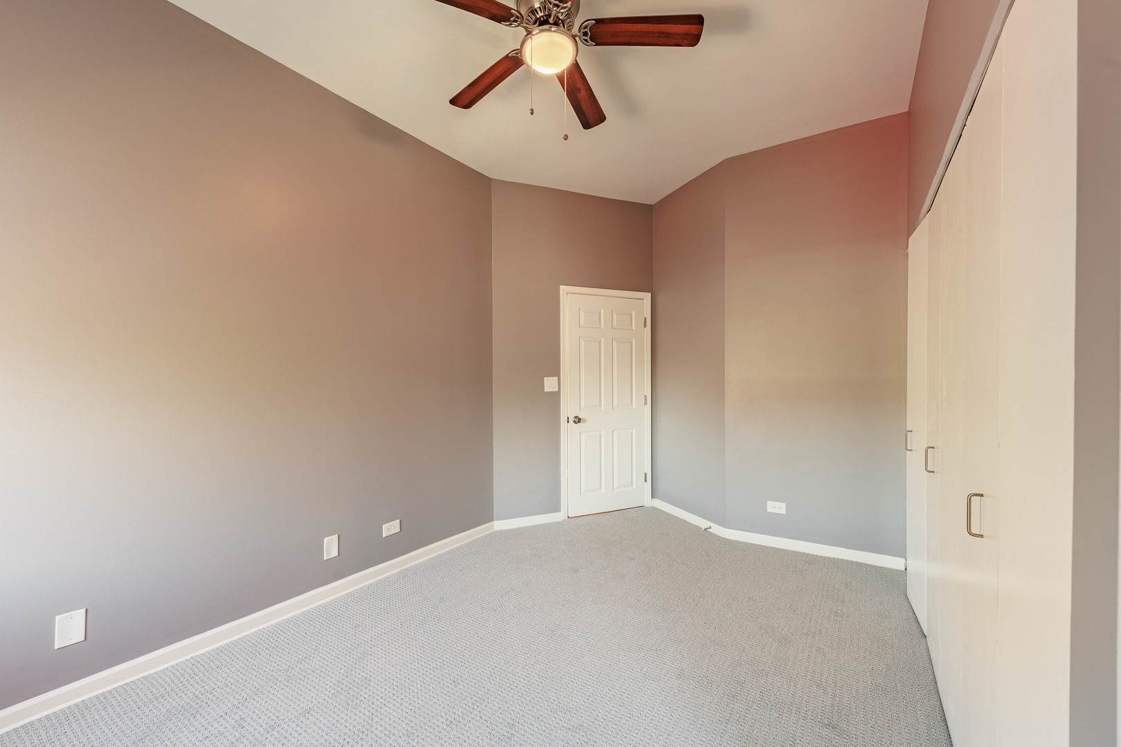 3704 South King Drive, Unit 3C Chicago, IL 60653 - Photo 19 of 26 a view of an empty room