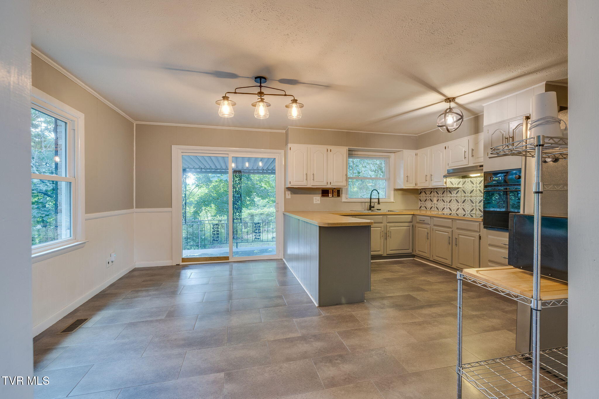 3513 Crest Road Kingsport, TN 37664 - Photo 8 of 30 008