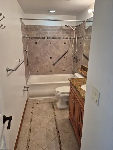 $1,950 | 4907 Catalina Drive, Unit 45, Naples, FL 34112