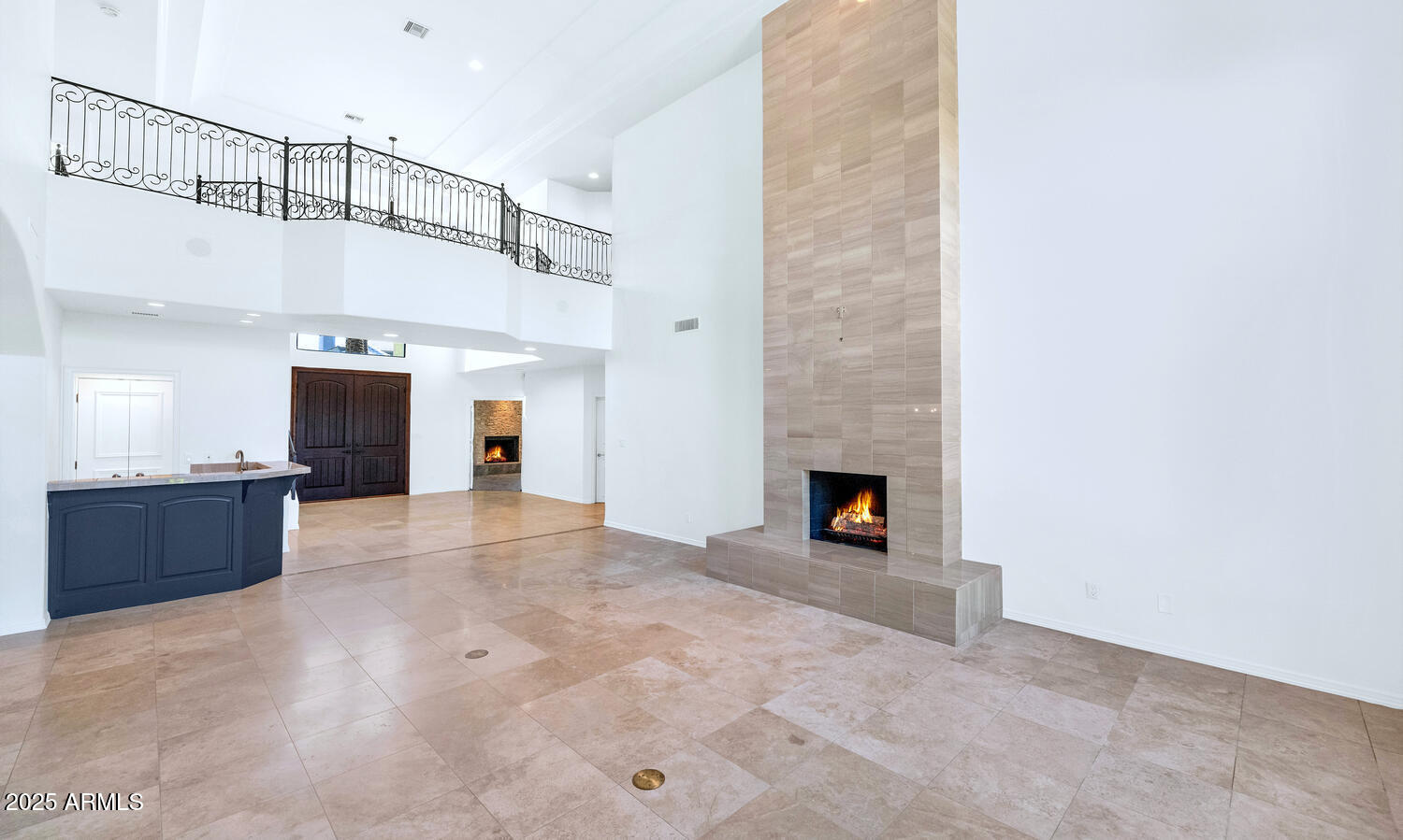 7878 East Gainey Ranch Road, Unit 25 Scottsdale, AZ 85258 - Photo 6 of 42 a view of a fireplace in a room