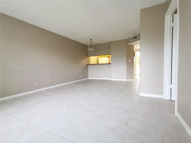 $1,650 | 10179 Twin Lakes Drive, Unit 23K, Coral Springs, FL 33071