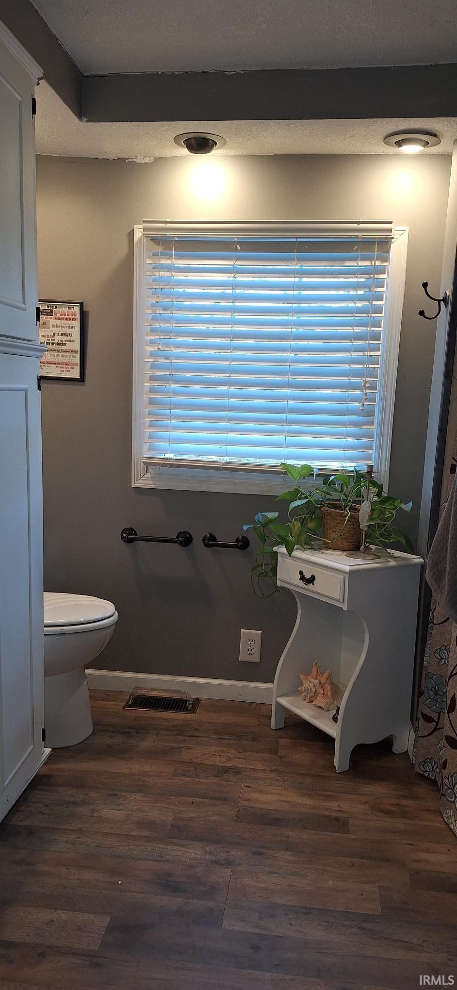 9218 North Koher Road East Syracuse, IN 46567 - Photo 11 of 16