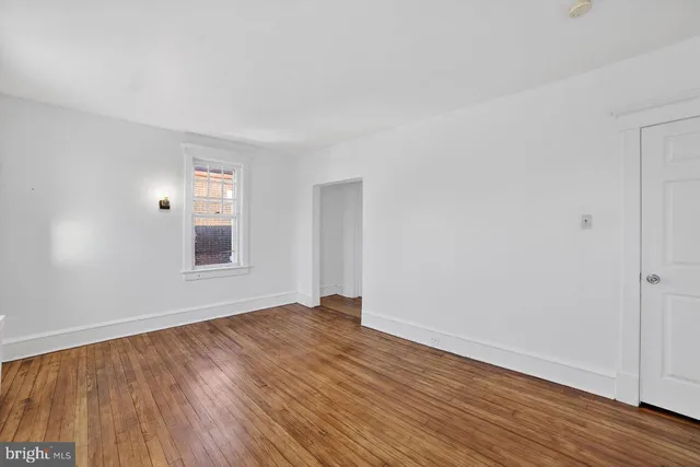 $2,300 | 713 Monmouth Street, Trenton, NJ 08609