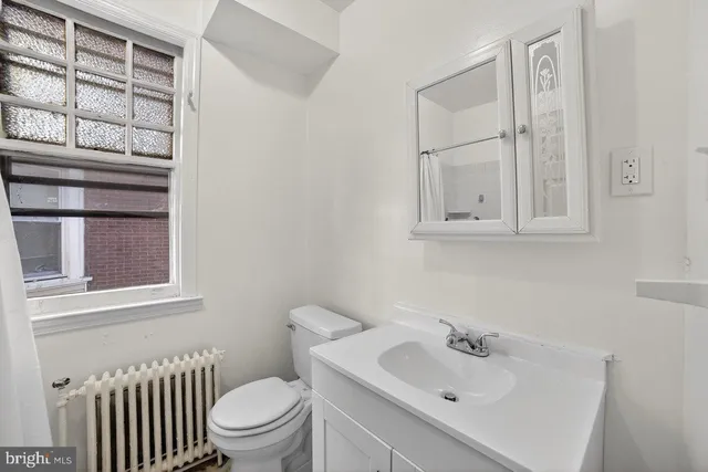 $2,300 | 713 Monmouth Street, Trenton, NJ 08609