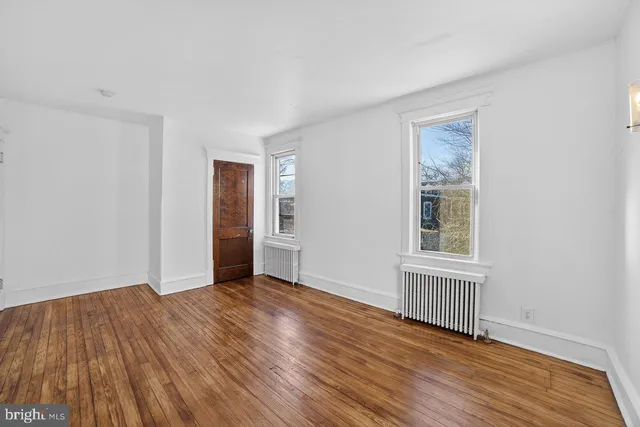 $2,300 | 713 Monmouth Street, Trenton, NJ 08609