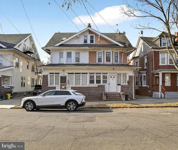 $2,300 | 713 Monmouth Street, Trenton, NJ 08609