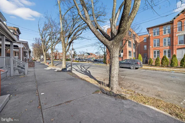 $2,300 | 713 Monmouth Street, Trenton, NJ 08609