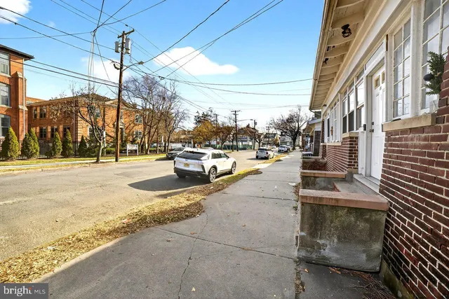 $2,300 | 713 Monmouth Street, Trenton, NJ 08609