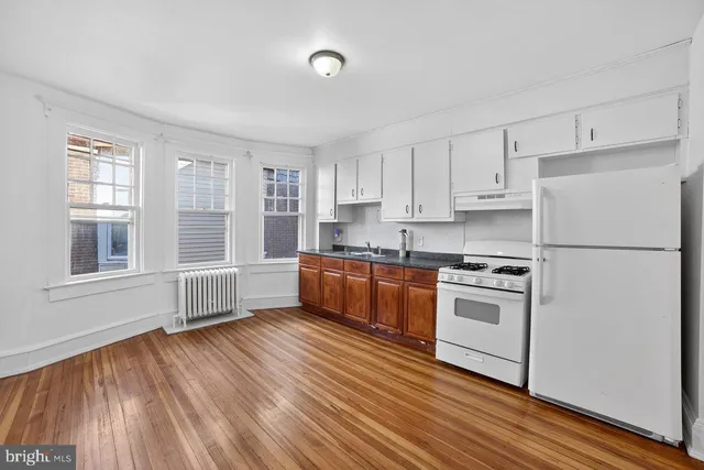 $2,300 | 713 Monmouth Street, Trenton, NJ 08609