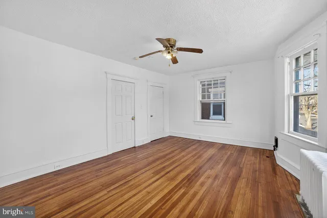 $2,300 | 713 Monmouth Street, Trenton, NJ 08609