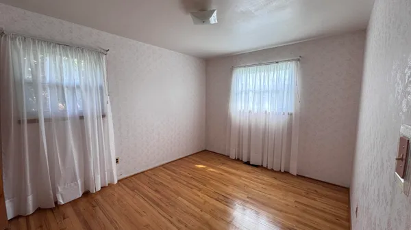 $239,900 | 13442 Kerr Street, Southgate, MI 48195