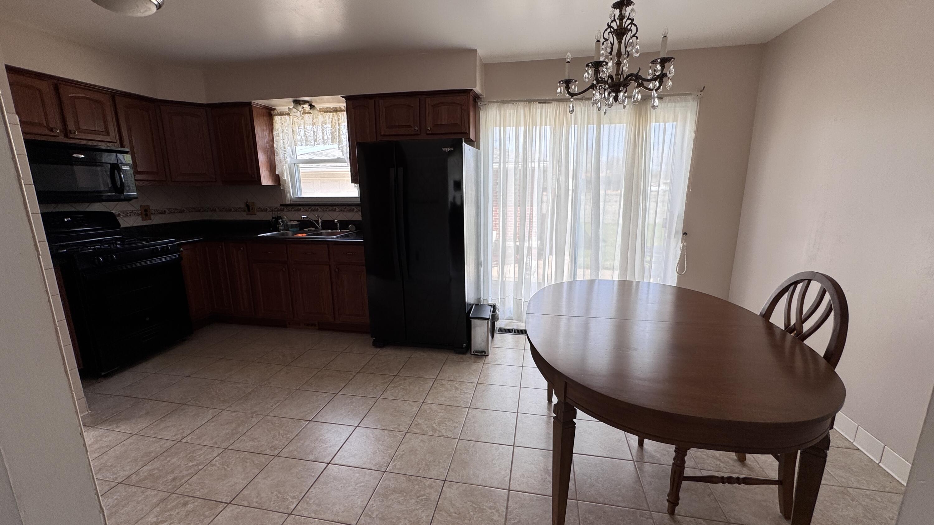 13442 Kerr Street Southgate, MI 48195 - Photo 9 of 23 IMG_1262