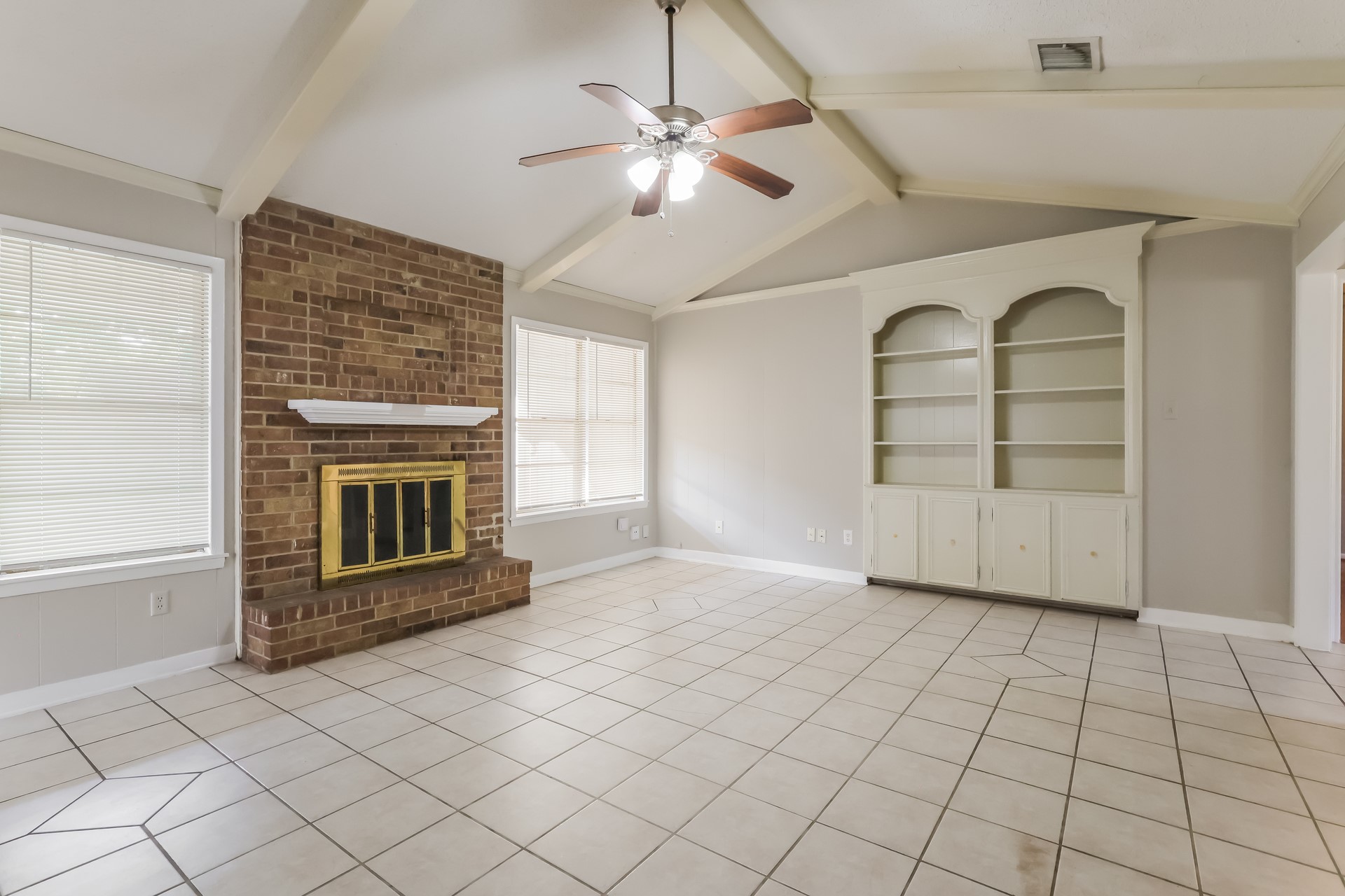 222 Magic Oaks Drive Spring, TX 77388 - Photo 5 of 15