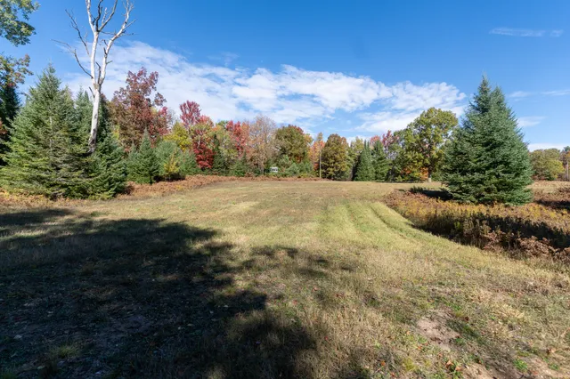 $1,295,000 | 7200 East 46 Road, Cadillac, MI 49601