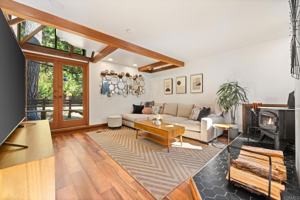 25650 Glen Road Idyllwild, CA 92549 - Photo 14 of 32 a living room with furniture