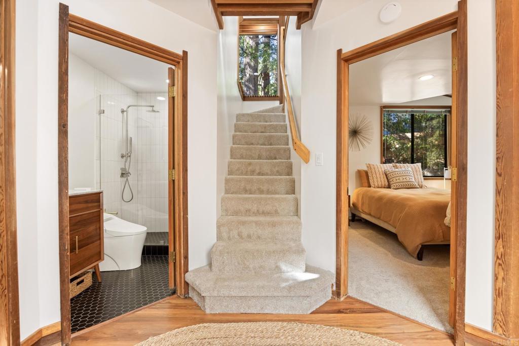 25650 Glen Road Idyllwild, CA 92549 - Photo 6 of 32 a en suite bathroom with a toilet